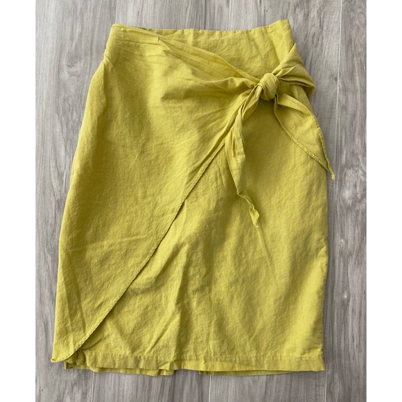 Dresses & Skirts - Knotted Yellow Skirt
